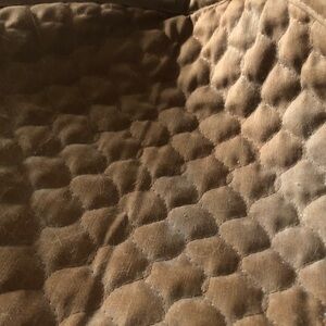 Quilted Luxury Bedspread in Brown